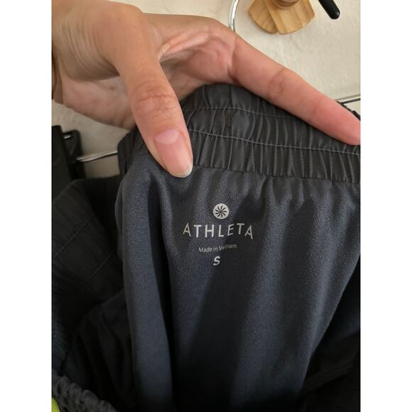 Athleta Shorts Women's Small Gray Green Kick Asphalt Running Pocket Paisley - Picture 3 of 8